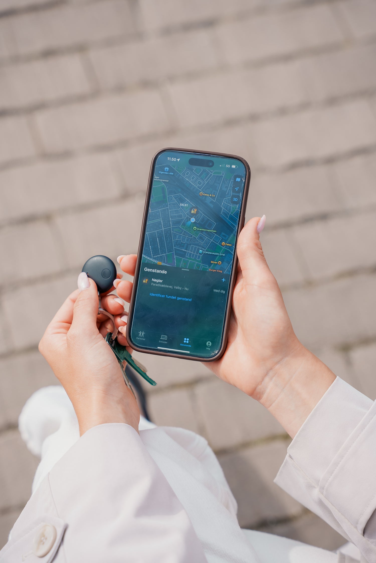 Locato Thin Tracker gør det nemt at holde styr på dine vigtigste ejendele. Den ultratynde tracker fungerer med Apples Find My-netværk og har udskifteligt batteri, så du altid kan finde dine ting – uden bekymringer.

Kompatibel med Apple Find My
Super tyndt design – perfekt til pung, taske eller nøgler
Udskifteligt batteri (CR2032)
Lang levetid og pålidelig sporing
Aktivering med SIRI eller app
IP 65