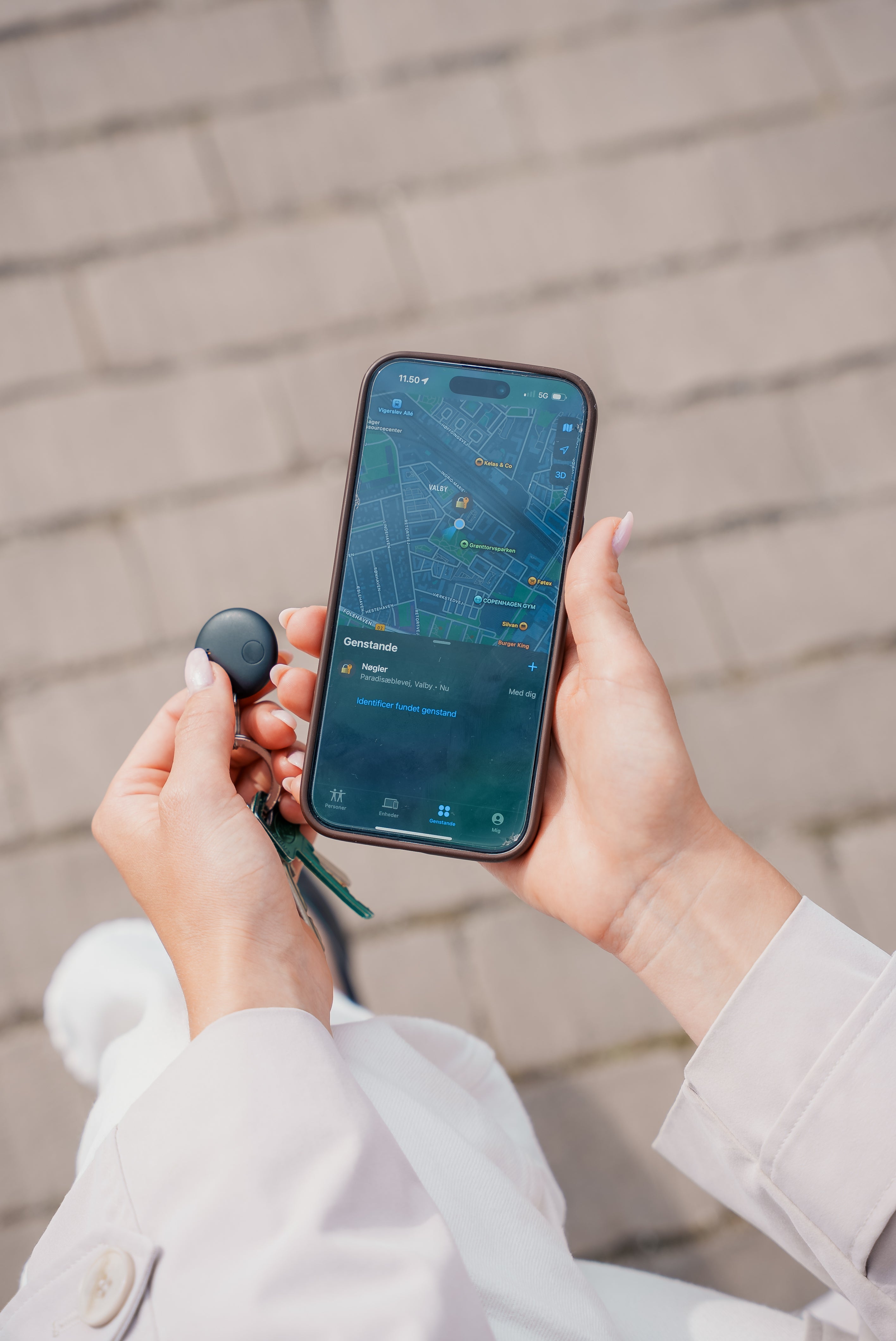 Locato Thin Tracker gør det nemt at holde styr på dine vigtigste ejendele. Den ultratynde tracker fungerer med Apples Find My-netværk og har udskifteligt batteri, så du altid kan finde dine ting – uden bekymringer.

Kompatibel med Apple Find My
Super tyndt design – perfekt til pung, taske eller nøgler
Udskifteligt batteri (CR2032)
Lang levetid og pålidelig sporing
Aktivering med SIRI eller app
IP 65